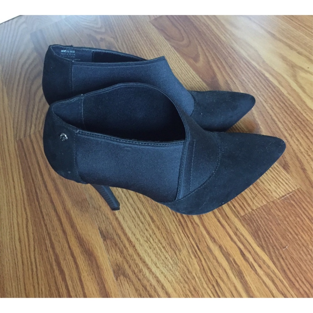 Simply Vera Wang Black Heeled Booties